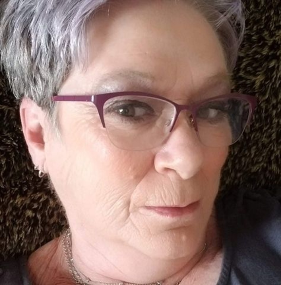 Meet your Posher, Alma